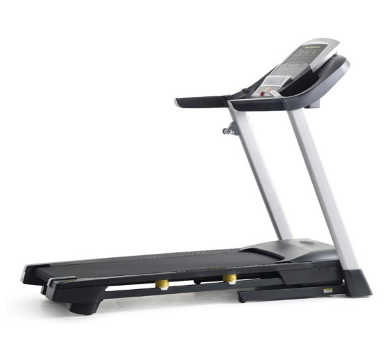 23. Gold's Gym 450 Treadmill Review2